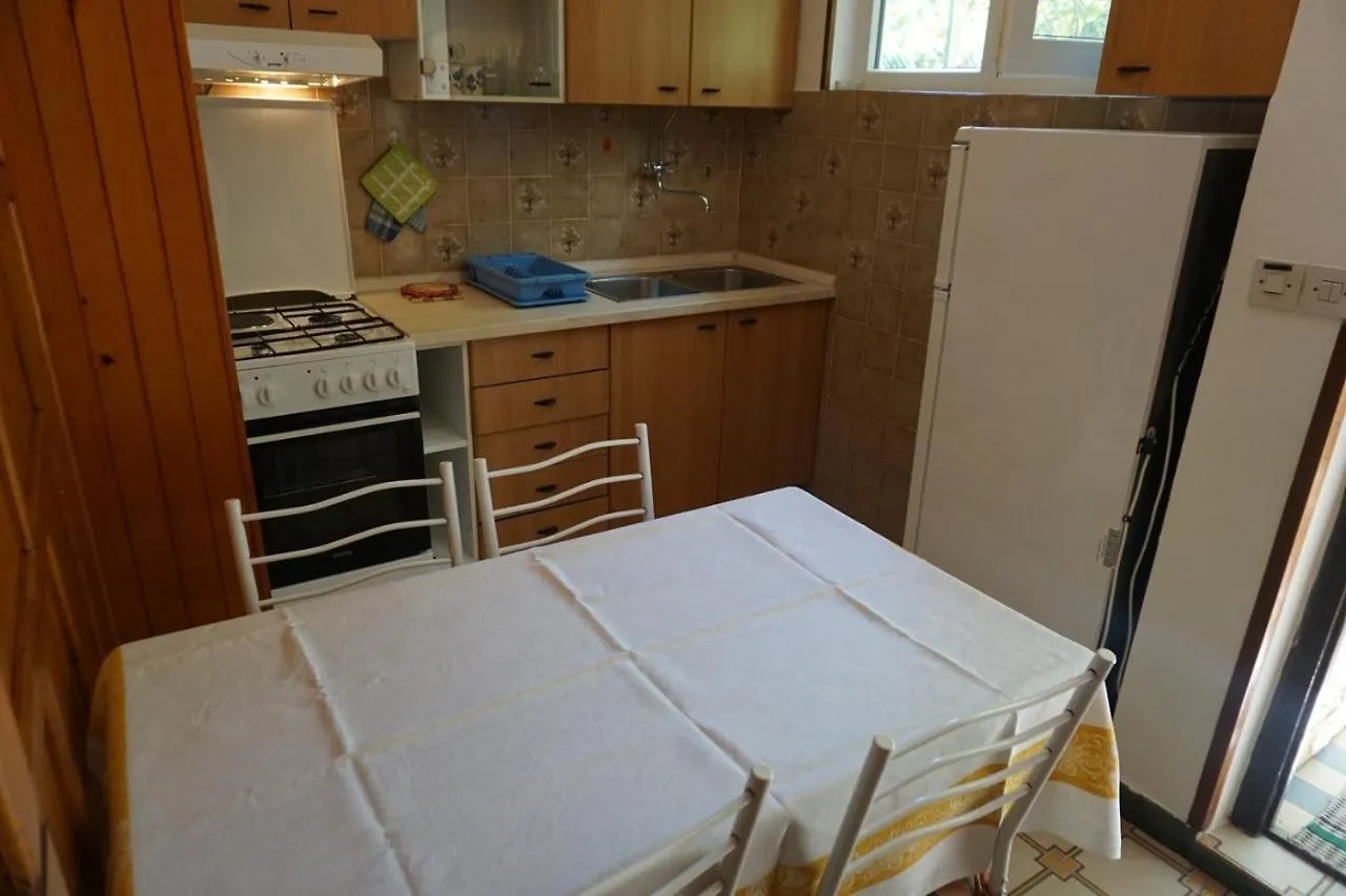 Apartment Vilma 2 Bašanija 0*,